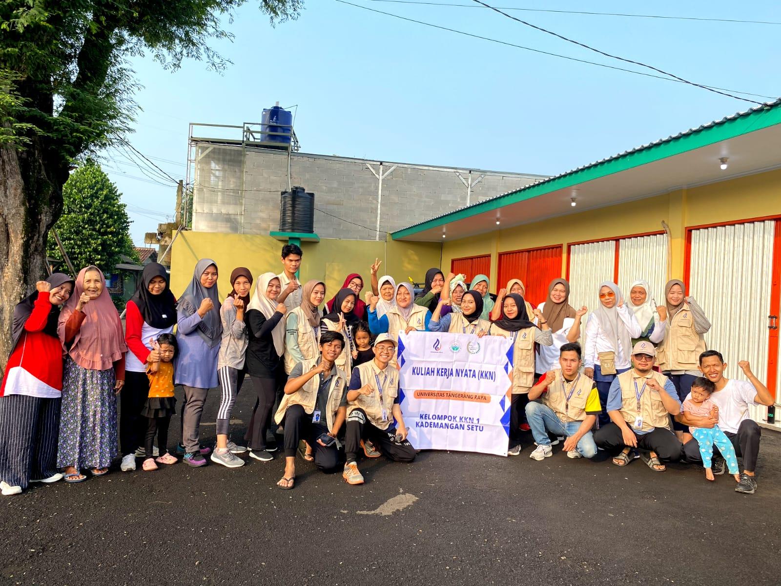 Mahasiswa KKN UNTARA gelar kegiatan senam sehat bersama warga Kel. Kademangan, Kec. Setu