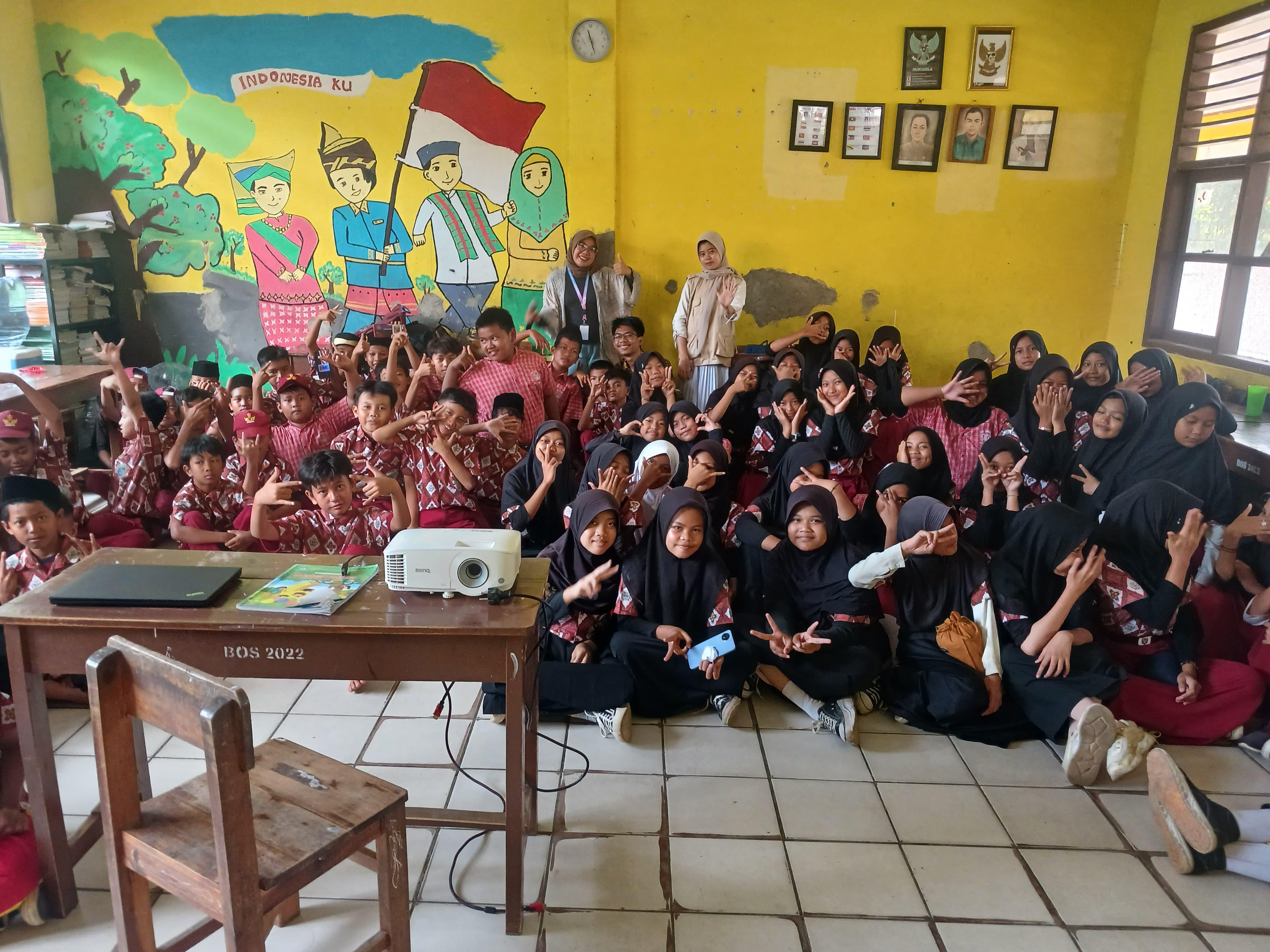 Kelompok 13 KKN Untara melaksanakan program sosialisasi pengenalan komputer kepada siswa Sekolah Dasar (SD)
